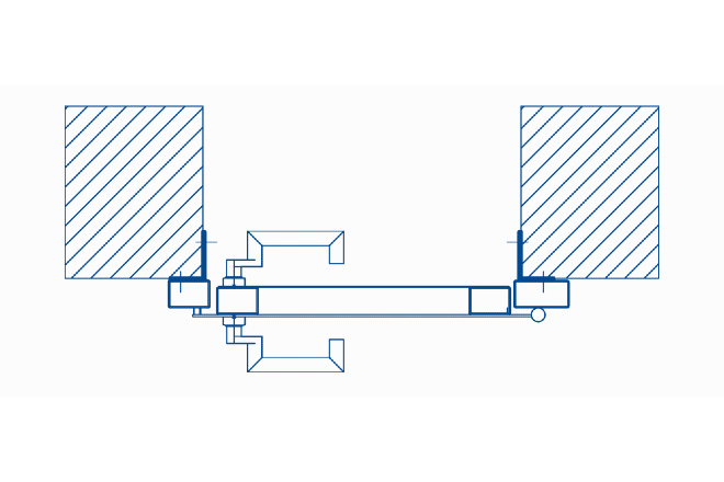 Hochwassertür montiert vor der Laibung