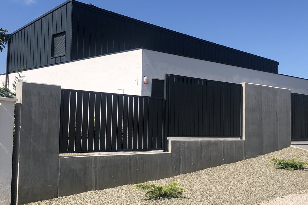 Zaun-Ausstellung MyDoor Berlin in Birkenwerder